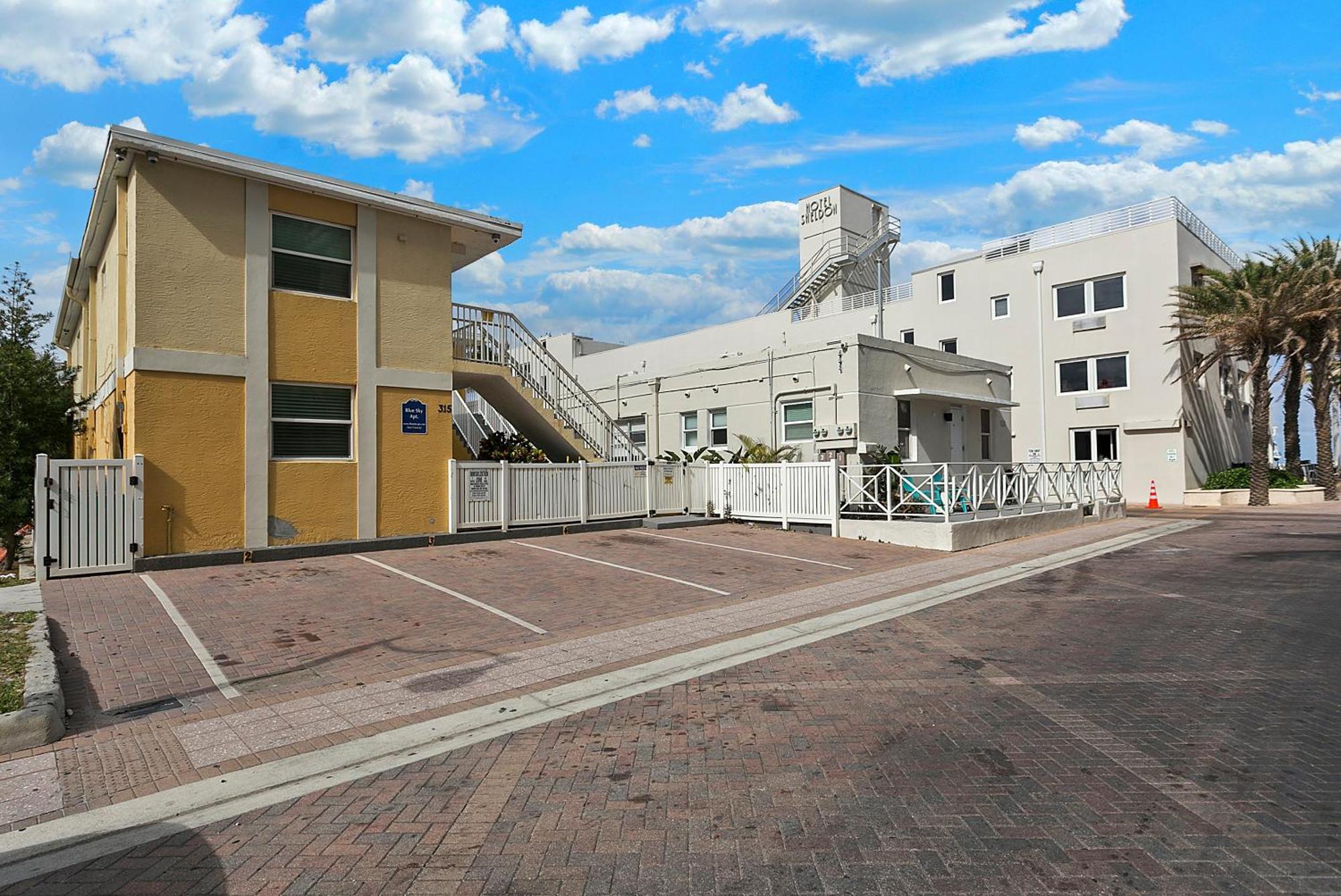 Blue Sky Motel Hollywood Exterior photo